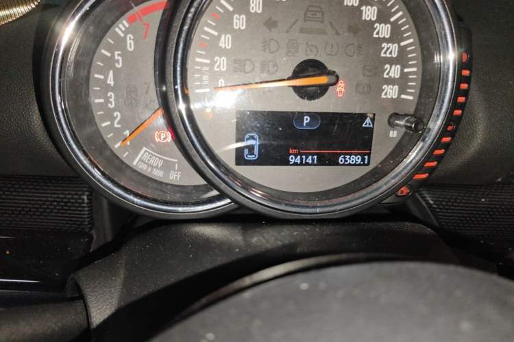 Used MINI Clubman 2016 Revised Version 1.5T COOPER Connoisseur Edition Odometer Close Up