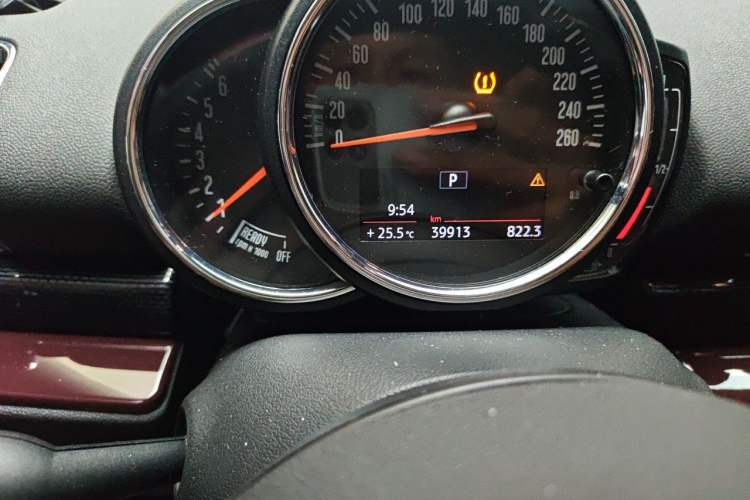 Used MINI Clubman 2016 Revised Version 1.5T COOPER Connoisseur Edition Odometer Close Up