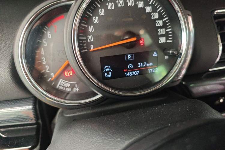 Used MINI Clubman 2016 1.5T COOPER Connoisseur Edition Odometer Close Up