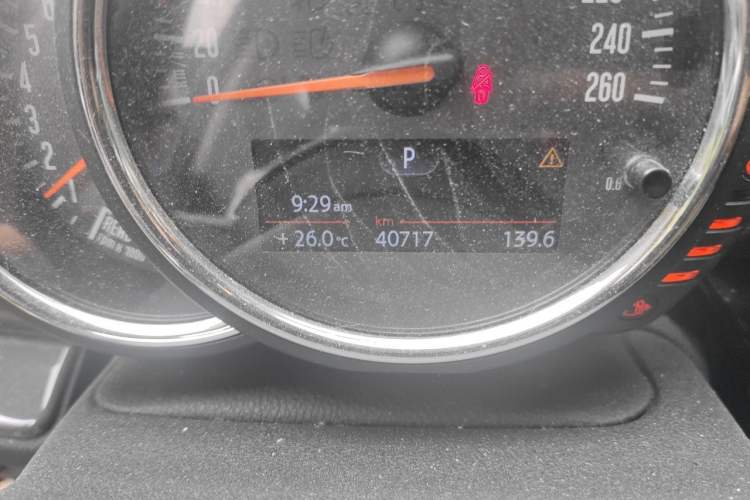 Used MINI Clubman 2016 Updated 1.5T COOPER Geek Edition Odometer Close Up