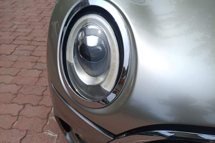 Used MINI Clubman 2016 Revised Version 2.0T COOPER S Connoisseur Edition Right Front Headlight