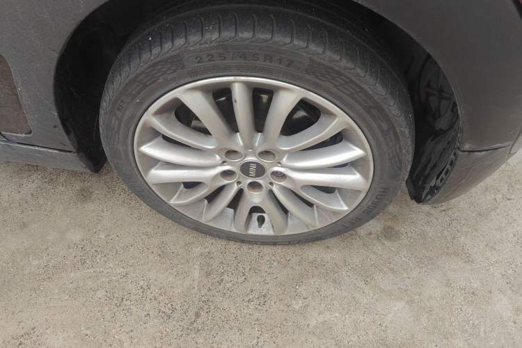 Used MINI Clubman 2016 Updated 1.5T COOPER Geek Edition Right Front Wheel Hub