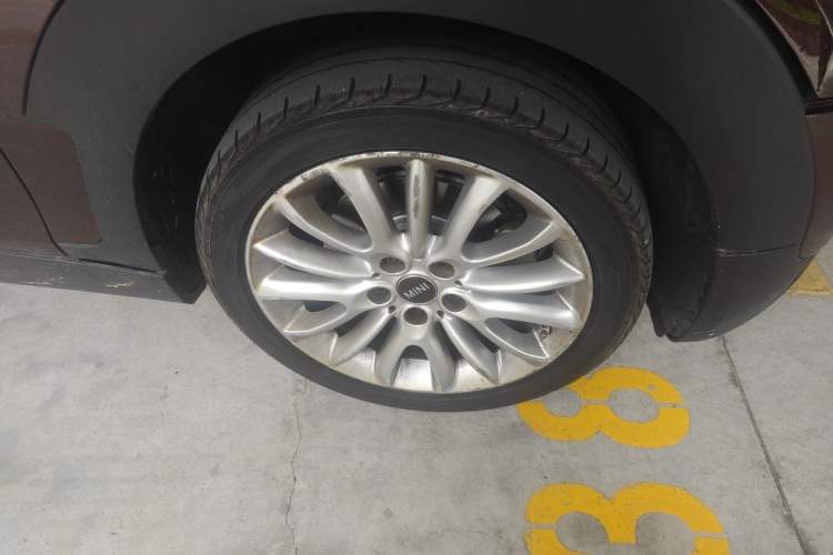 Used MINI Clubman 2016 Revised 1.5T COOPER Right Front Wheel Hub