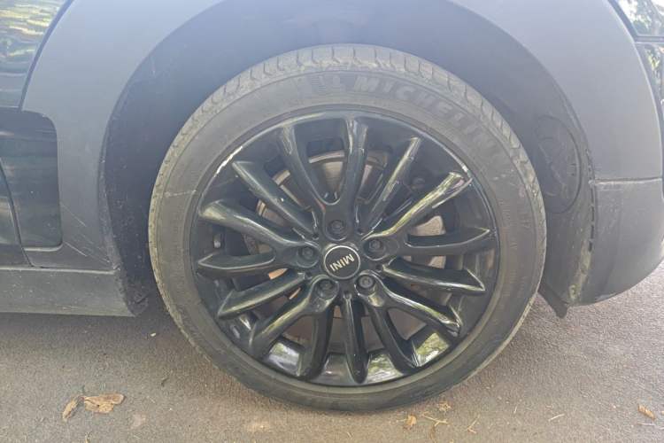 Used MINI Clubman 2016 Updated 1.5T COOPER Geek Edition Right Front Wheel Hub