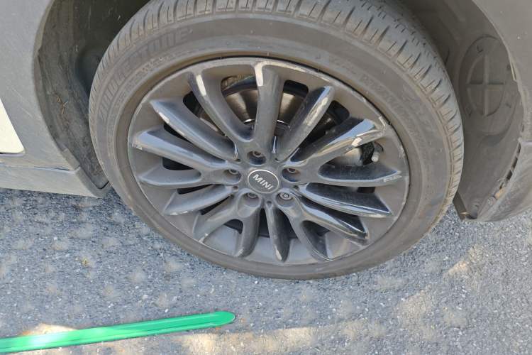 Used MINI Clubman 2016 Revised 1.5T COOPER Right Front Wheel Hub