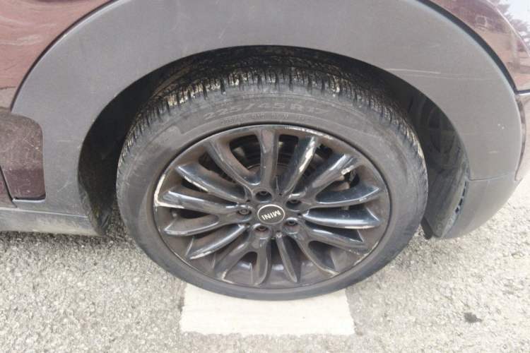 Used MINI Clubman 2016 Revised 1.5T COOPER Right Front Wheel Hub