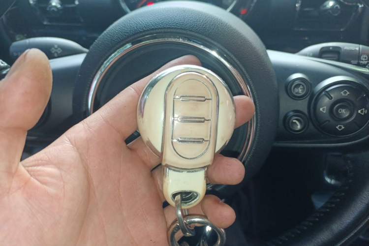 Used MINI Clubman 2016 Revised Version 1.5T COOPER Connoisseur Edition Vehicle Key