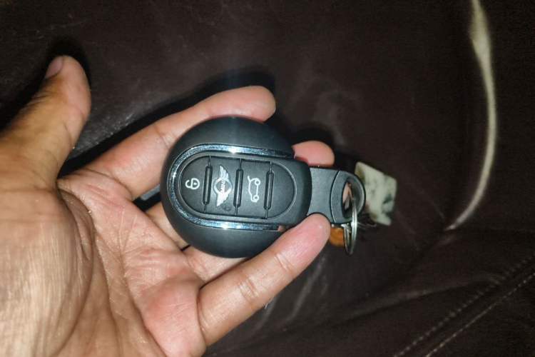 Used MINI Clubman 2016 Revised Version 1.5T COOPER Connoisseur Edition Vehicle Key