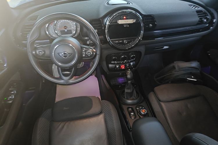 Used MINI Clubman 2016 Revised Version 1.5T COOPER Connoisseur Edition Center Console