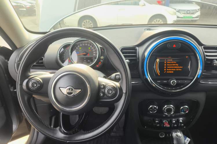 Used MINI Clubman 2016 Revised 1.5T COOPER Center Console