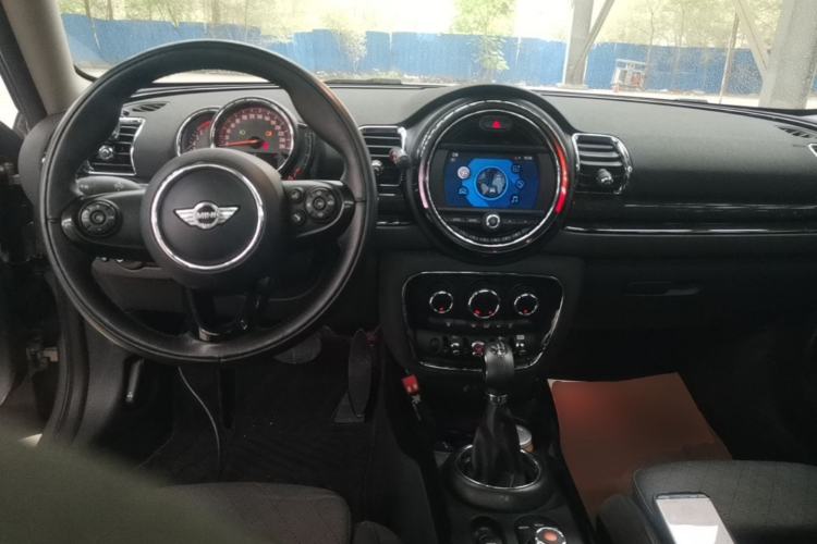 Used MINI Clubman 2016 Revised Version 1.5T COOPER Connoisseur Edition Center Console