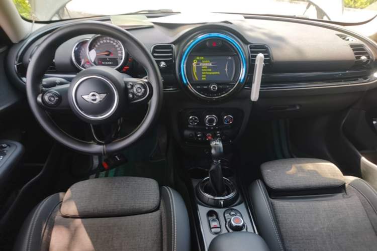 Used MINI Clubman 2016 1.5T COOPER Center Console