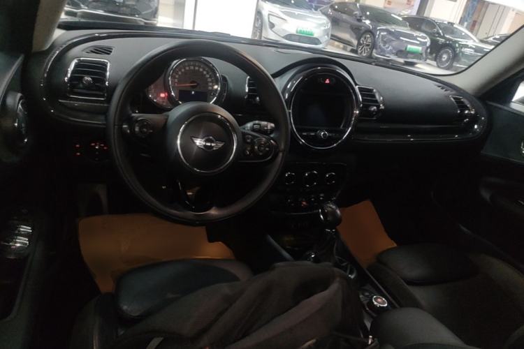 Used MINI Clubman 2016 Revised Version 1.5T COOPER Connoisseur Edition Center Console