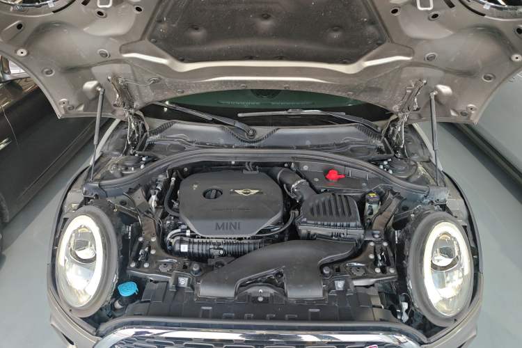 Used MINI Clubman 2016 Revised Version 2.0T COOPER S Connoisseur Edition Engine Bay