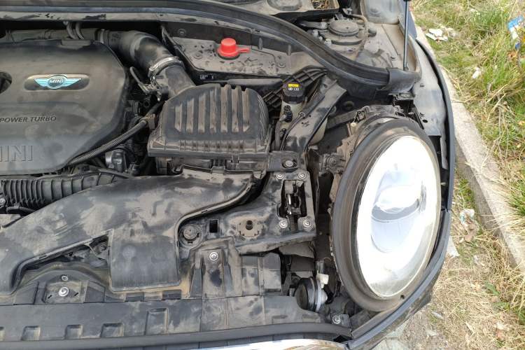 Used MINI Clubman 2016 Revised 2.0T COOPER S Engine Bay Left