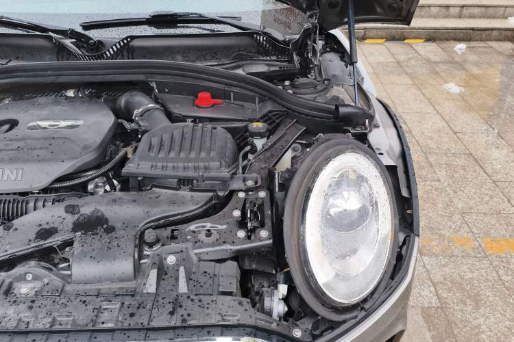 Used MINI Clubman 2016 Revised Version 2.0T COOPER S Geek Edition Engine Bay Left