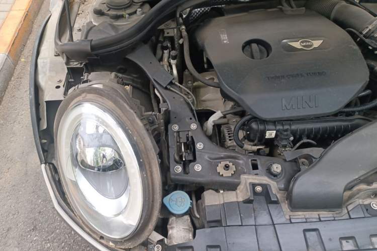 Used MINI Clubman 2016 Revised Version 1.5T COOPER Connoisseur Edition Engine Bay Right
