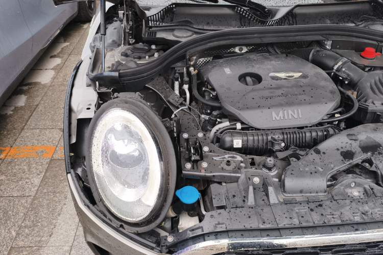 Used MINI Clubman 2016 Revised Version 2.0T COOPER S Geek Edition Engine Bay Right