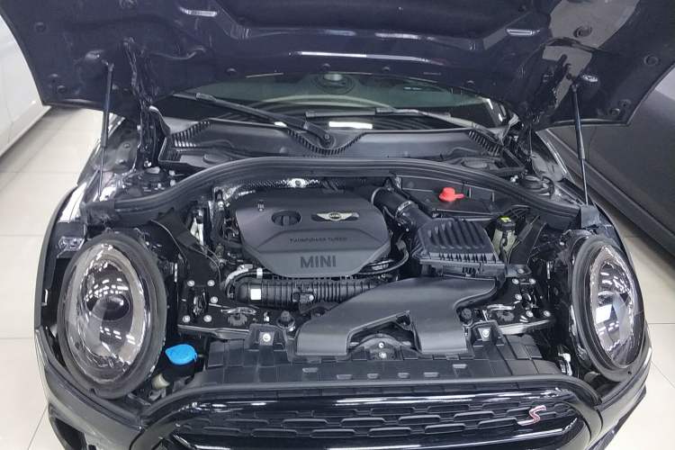 Used MINI Clubman 2016 Revised Version 2.0T COOPER S Geek Edition Engine Bay