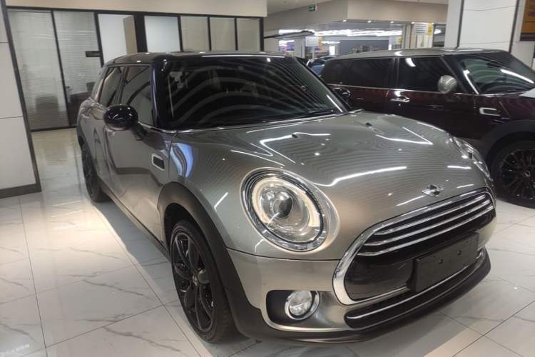 Used MINI Clubman 2016 Revised Version 1.5T COOPER Connoisseur Edition Front Right 45 Deg