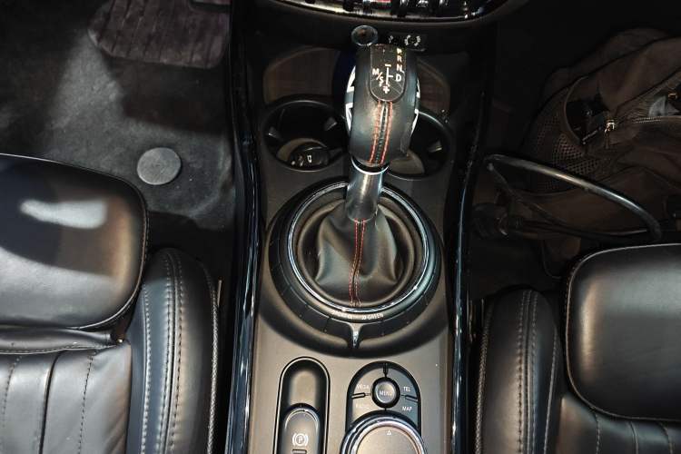 Used MINI Clubman 2016 Revised Version 2.0T COOPER S Connoisseur Edition Gear Lever