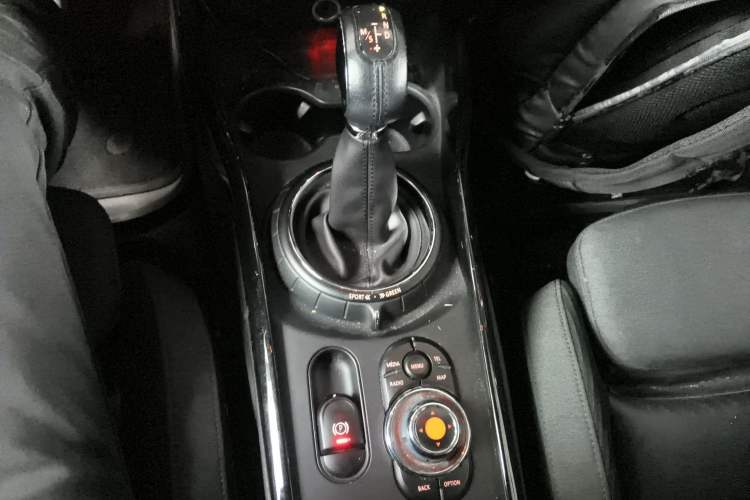 Used MINI Clubman 2016 2.0T COOPER S Geek Edition Gear Lever