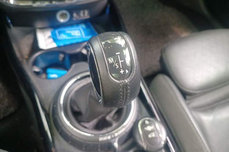 Used MINI Clubman 2016 Revised Version 1.5T COOPER Connoisseur Edition Gear Lever