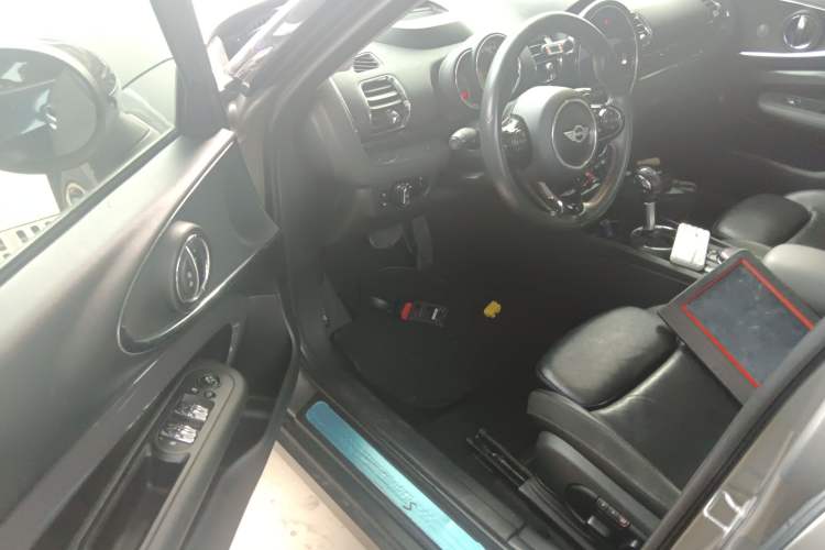Used MINI Clubman 2016 Revised 2.0T COOPER S Interior 3