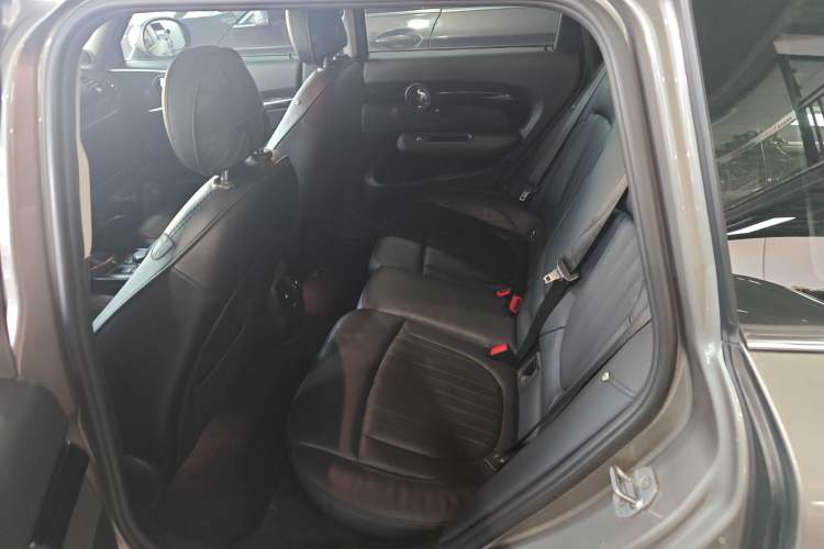 Used MINI Clubman 2016 Revised Version 2.0T COOPER S Connoisseur Edition Interior 4