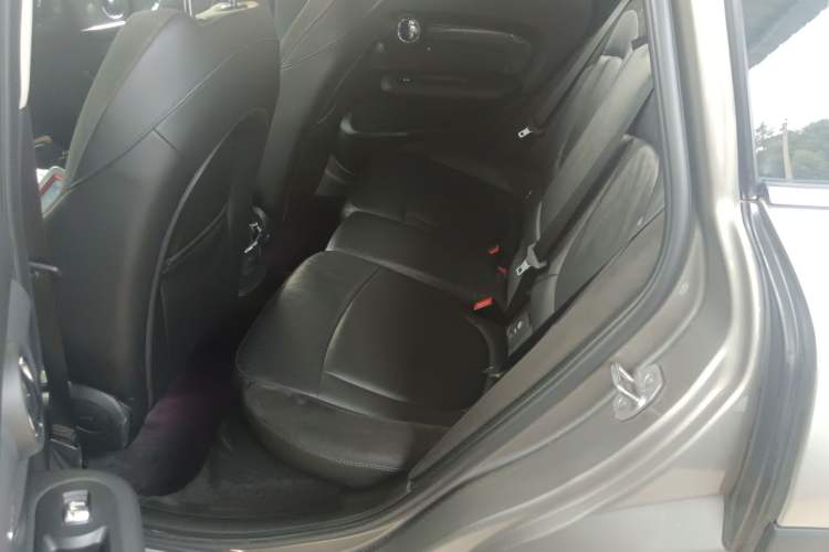 Used MINI Clubman 2016 Revised 2.0T COOPER S Interior 4