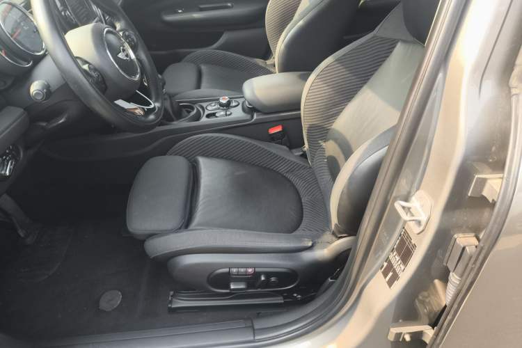 Used MINI Clubman 2016 Revised 1.5T COOPER Left Front Seat