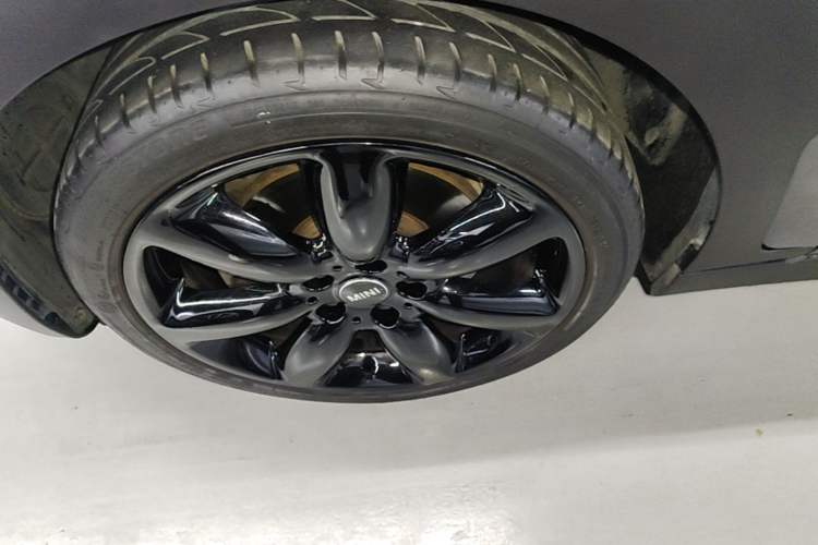 Used MINI Clubman 2016 2.0T COOPER S Left Front Wheel Hub