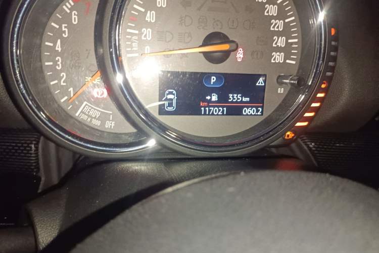 Used MINI Clubman 2016 Revised 2.0T COOPER S Odometer Close Up