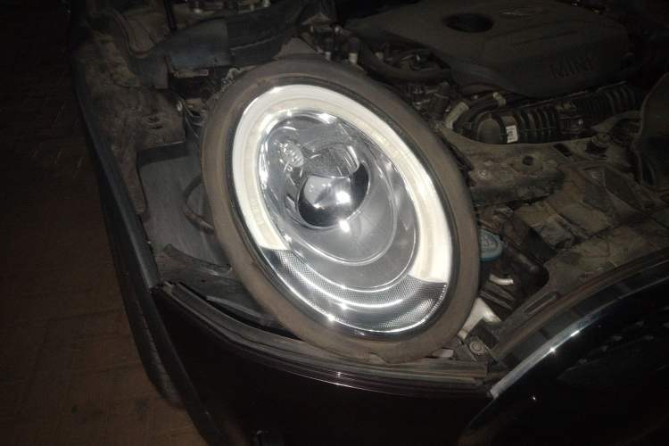 Used MINI Clubman 2016 Revised Version 2.0T COOPER S Connoisseur Edition Right Front Headlight