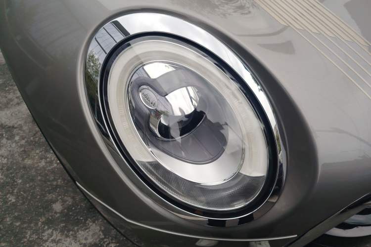 Used MINI Clubman 2016 Revised 1.5T COOPER Right Front Headlight