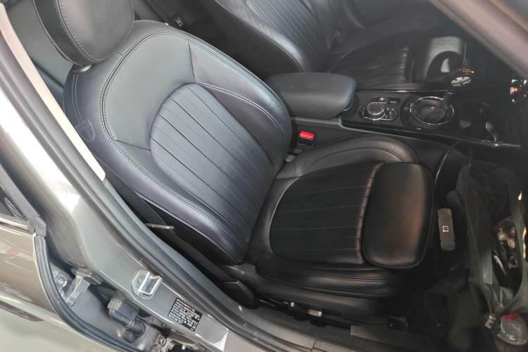 Used MINI Clubman 2016 Revised Version 2.0T COOPER S Connoisseur Edition Right Front Seat