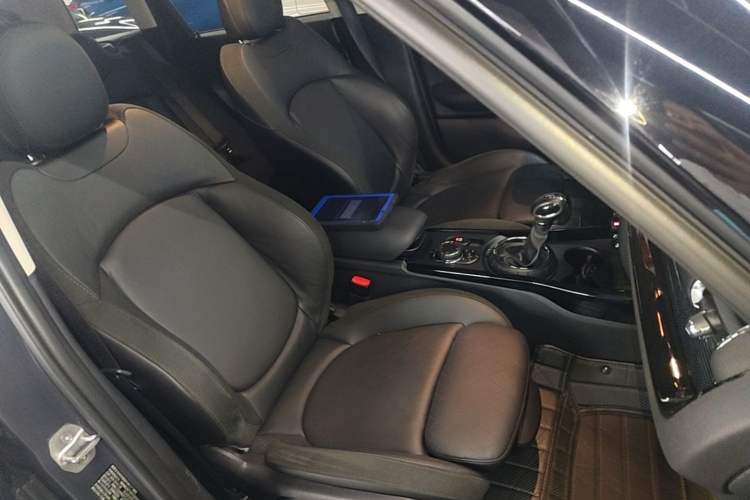 Used MINI Clubman 2016 2.0T COOPER S Right Front Seat