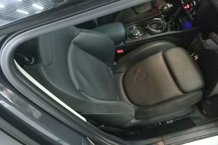 Used MINI Clubman 2016 Revised Version 2.0T COOPER S Geek Edition Right Front Seat