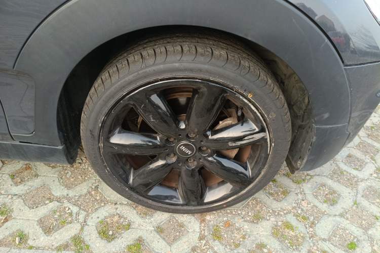 Used MINI Clubman 2016 Revised 2.0T COOPER S Right Front Wheel Hub