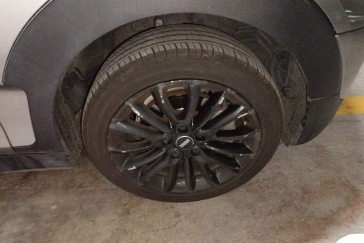 Used MINI Clubman 2016 Revised 1.5T COOPER Right Front Wheel Hub