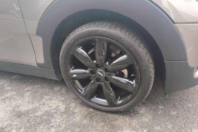 Used MINI Clubman 2016 Revised 1.5T COOPER Right Front Wheel Hub