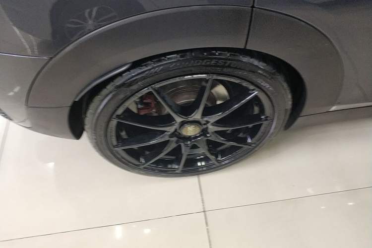 Used MINI Clubman 2016 Revised Version 2.0T COOPER S Geek Edition Right Rear Wheel Hub