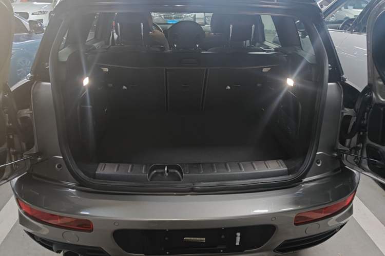 Used MINI Clubman 2016 Revised Version 1.5T COOPER Connoisseur Edition Trunk