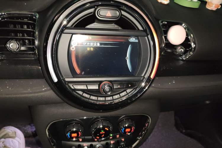 Used MINI Clubman 2016 Updated 1.5T COOPER Geek Edition Audio And AC Panel