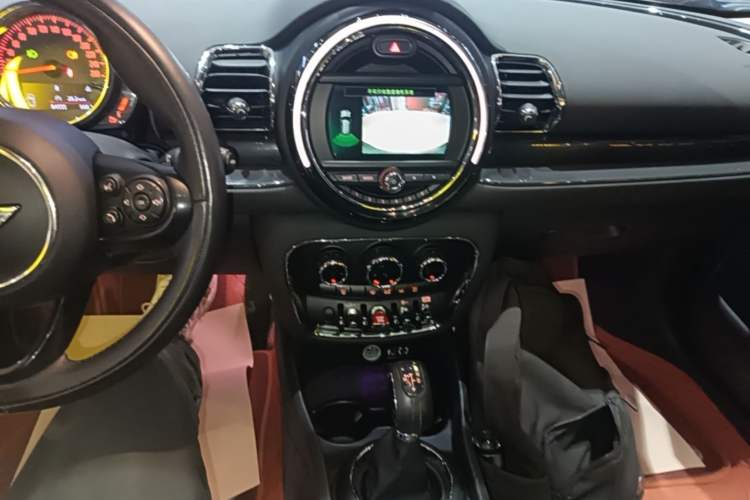 Used MINI Clubman 2016 Revised Version 1.5T COOPER Connoisseur Edition Audio And AC Panel
