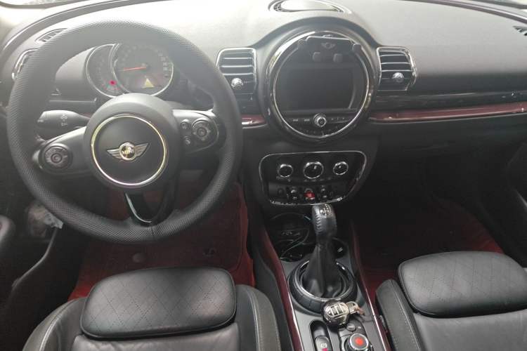 Used MINI Clubman 2016 Revised Version 1.5T COOPER Connoisseur Edition Center Console