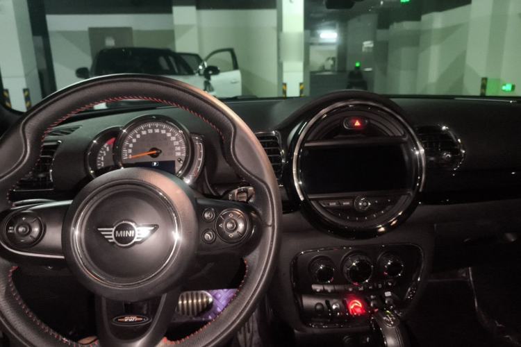Used MINI Clubman 2016 Revised Version 1.5T COOPER Connoisseur Edition Center Console