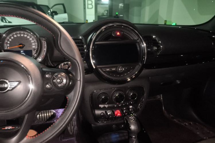 Used MINI Clubman 2016 Revised Version 1.5T COOPER Connoisseur Edition Driver Seat