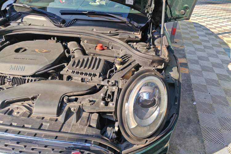 Used MINI Clubman 2016 2.0T COOPER S Engine Bay Left