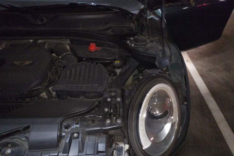 Used MINI Clubman 2016 1.5T COOPER Connoisseur Edition Engine Bay Left